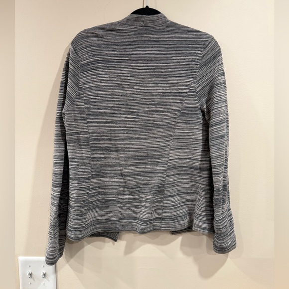 🔥Eileen Fisher Women’s Gray Striped Women's Sweater Size S EUC🔥 - Picture 2 of 6